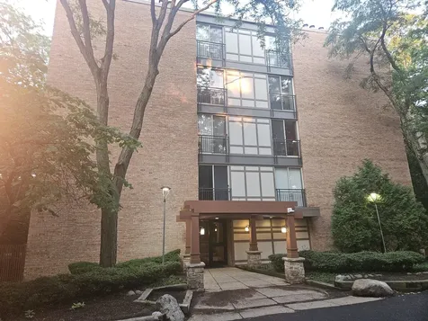 5800 Oakwood Drive Lisle IL 60532