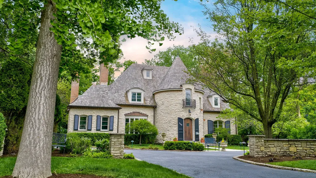 725 Valley Road Glencoe IL 60022
