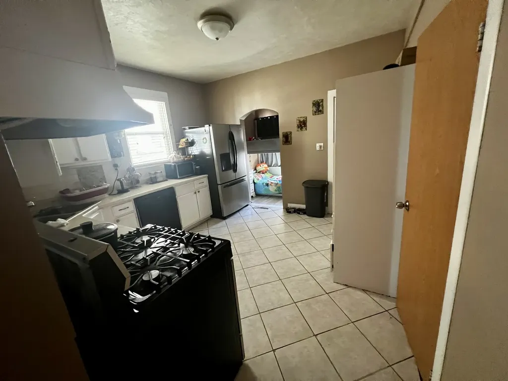 4155 North Francisco Avenue Chicago IL 60618