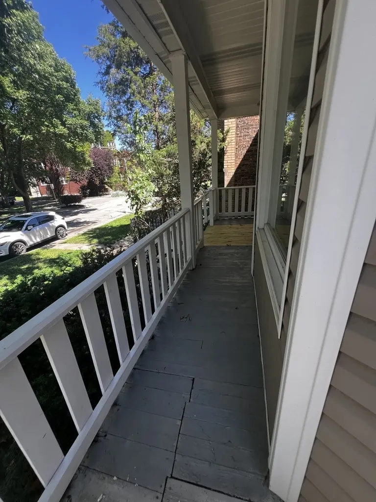 4155 North Francisco Avenue Chicago IL 60618