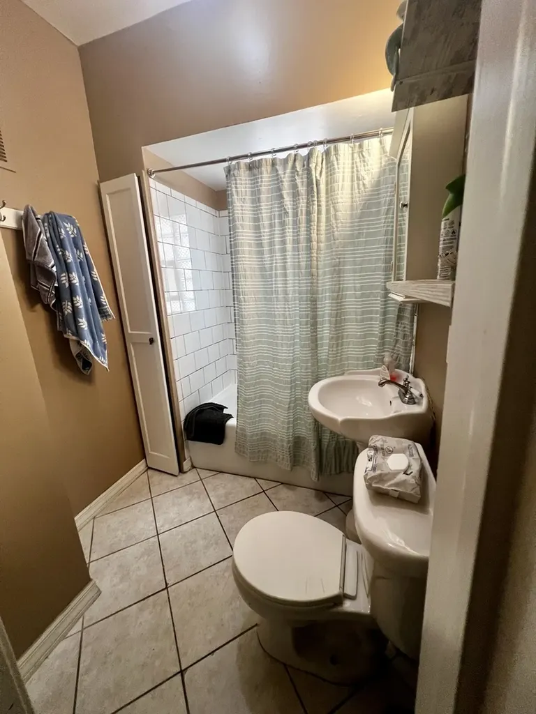 4155 North Francisco Avenue Chicago IL 60618