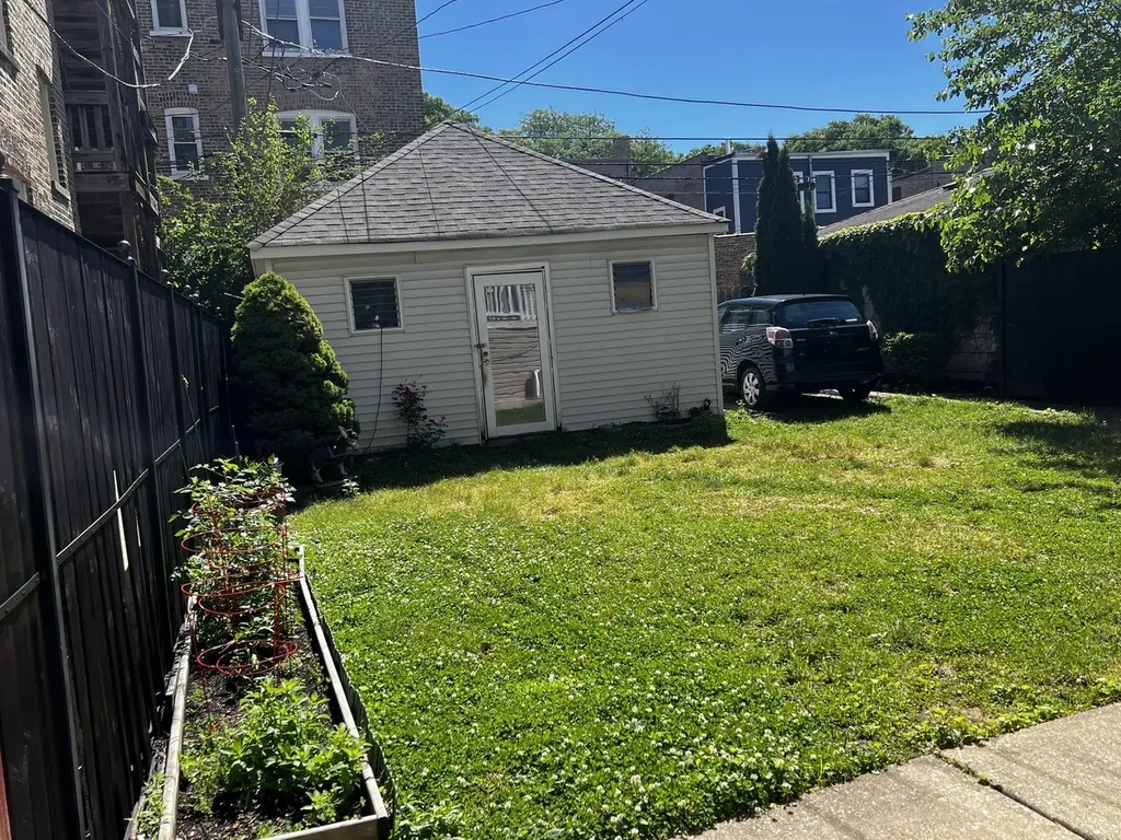 4155 North Francisco Avenue Chicago IL 60618