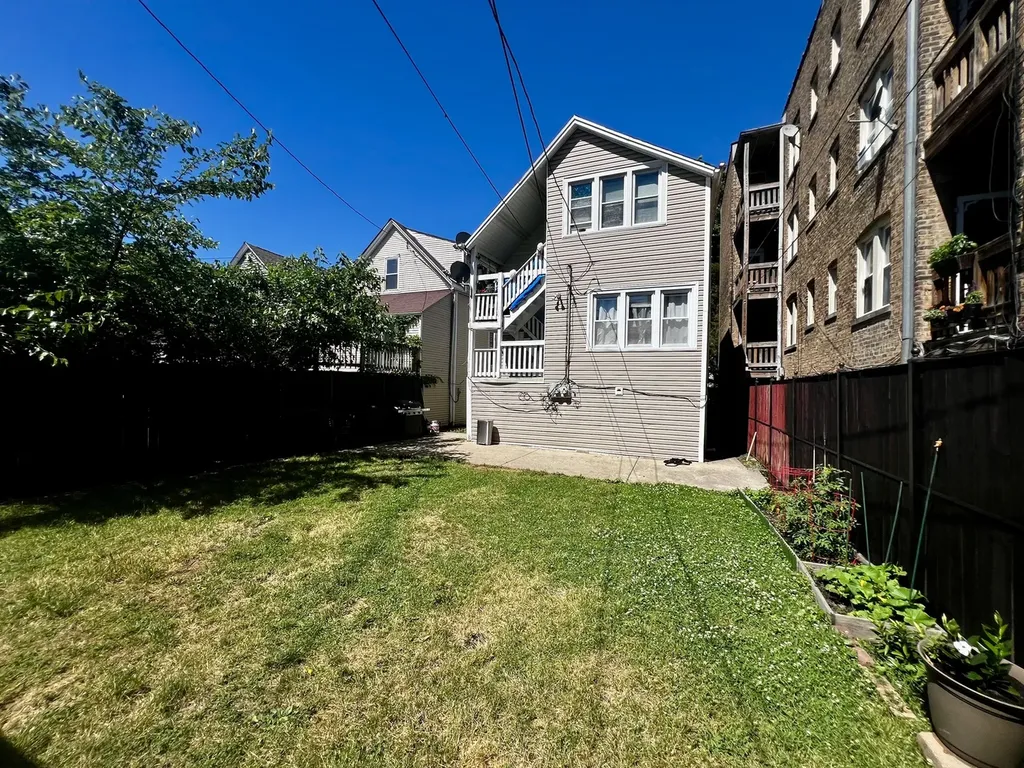 4155 North Francisco Avenue Chicago IL 60618