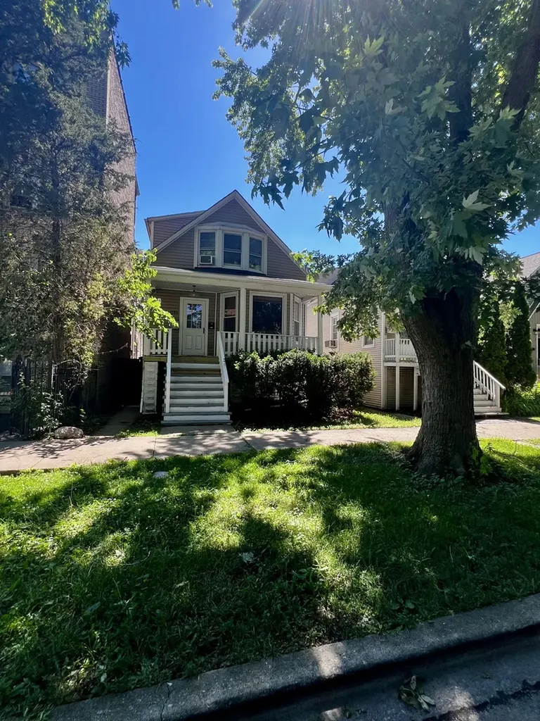 4155 North Francisco Avenue Chicago IL 60618