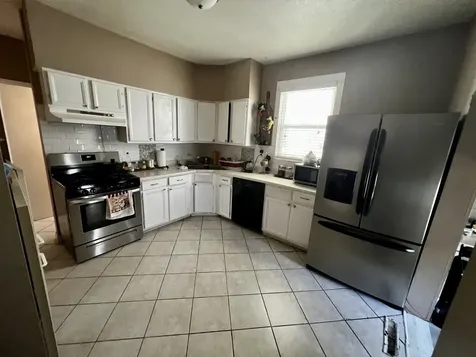 4155 North Francisco Avenue Chicago IL 60618
