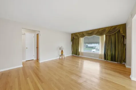 15201 Sunset Drive Dolton IL 60419