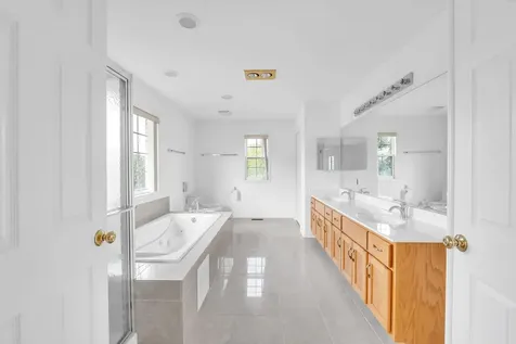 523 West Ruhl Road W Palatine IL 60074