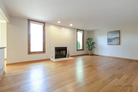 810 Edgemere Road Buffalo Grove IL 60089