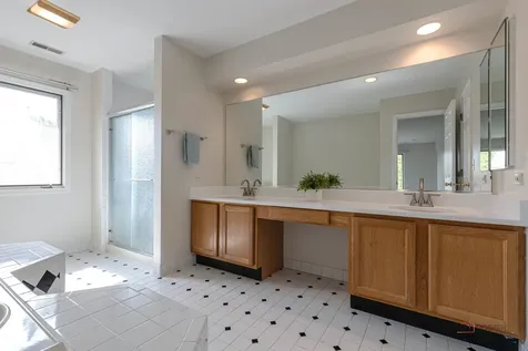810 Edgemere Road Buffalo Grove IL 60089