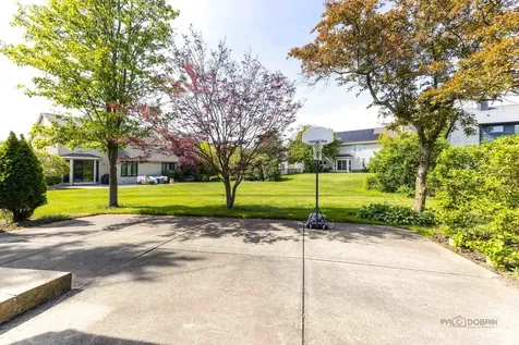 810 Edgemere Road Buffalo Grove IL 60089