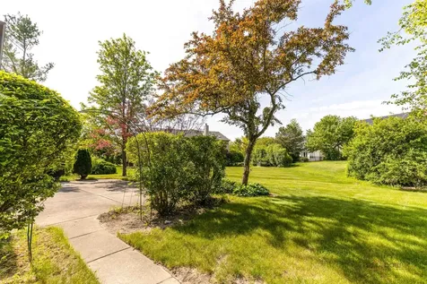 810 Edgemere Road Buffalo Grove IL 60089