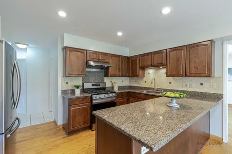 810 Edgemere Road Buffalo Grove IL 60089