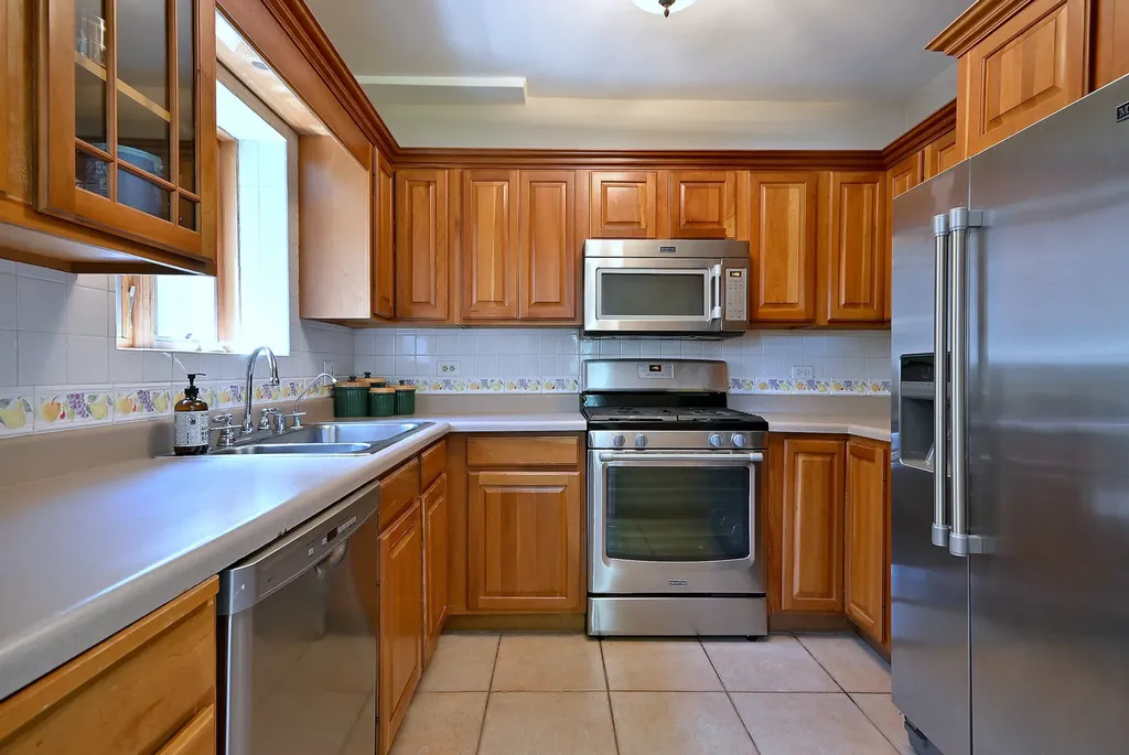 146 South Poplar Avenue Elmhurst IL 60126