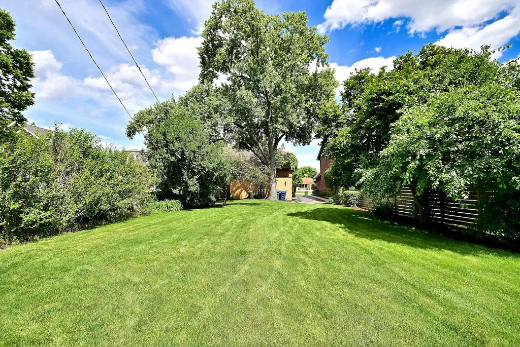 146 South Poplar Avenue Elmhurst IL 60126
