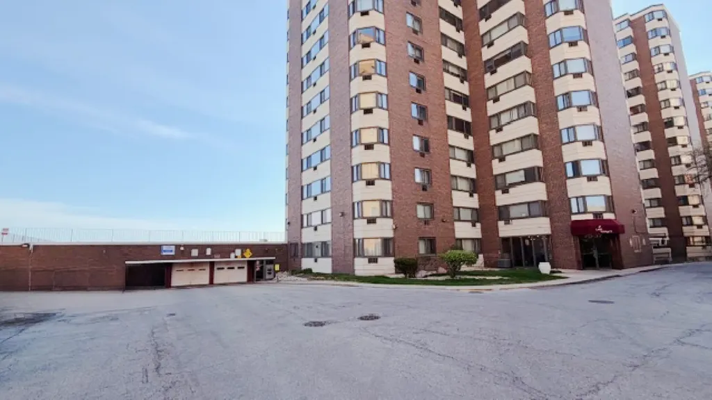 7337 South South Shore Drive Chicago IL 60649