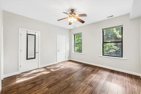 6829 North Lakewood Avenue Chicago IL 60626