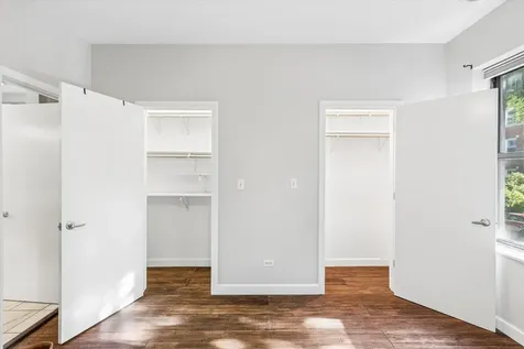 6829 North Lakewood Avenue Chicago IL 60626