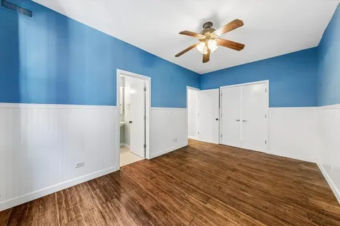 6829 North Lakewood Avenue Chicago IL 60626