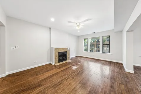 6829 North Lakewood Avenue Chicago IL 60626