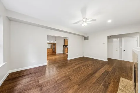 6829 North Lakewood Avenue Chicago IL 60626