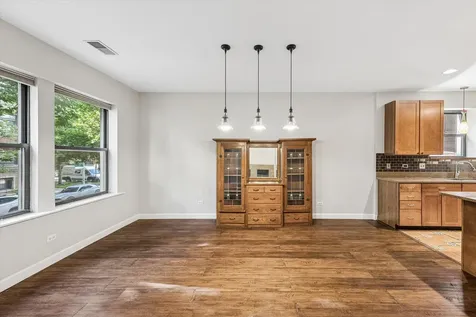 6829 North Lakewood Avenue Chicago IL 60626