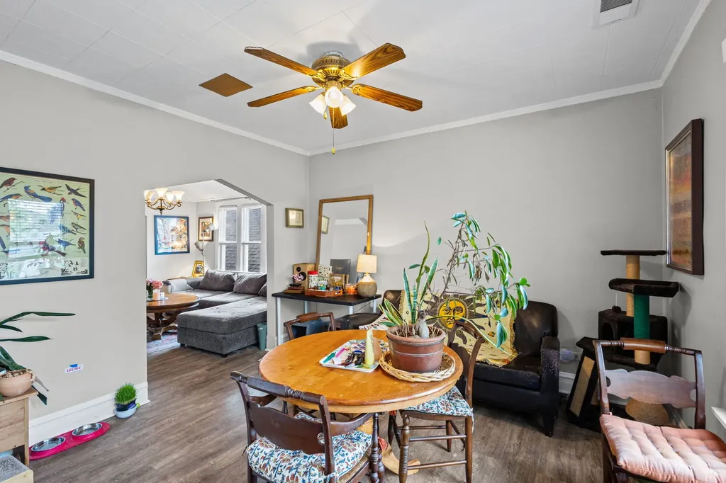 5725 West Giddings Street Chicago IL 60630