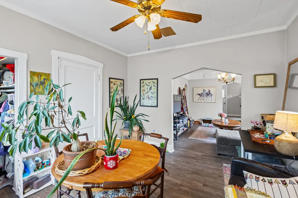 5725 West Giddings Street Chicago IL 60630