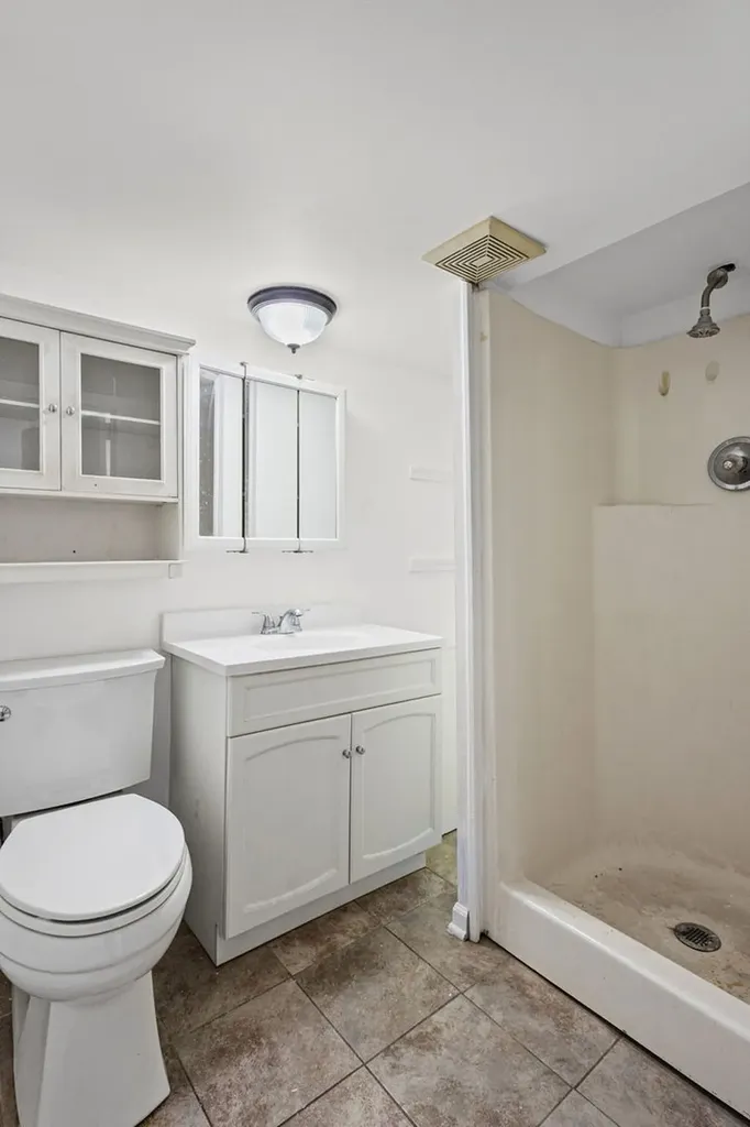 5725 West Giddings Street Chicago IL 60630