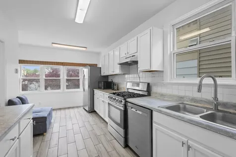 5725 West Giddings Street Chicago IL 60630