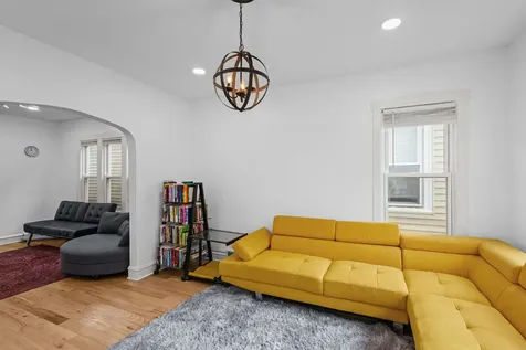 5725 West Giddings Street Chicago IL 60630