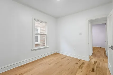 5725 West Giddings Street Chicago IL 60630