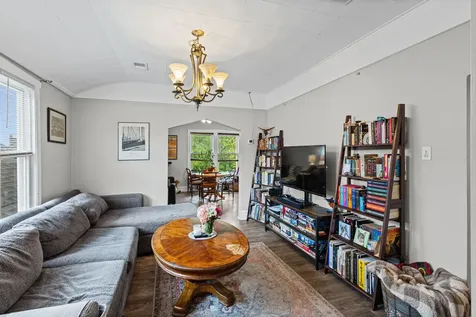 5725 West Giddings Street Chicago IL 60630
