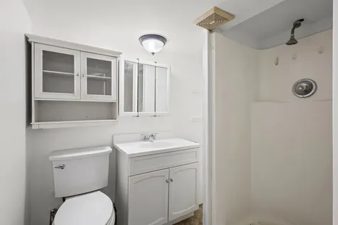 5725 West Giddings Street Chicago IL 60630