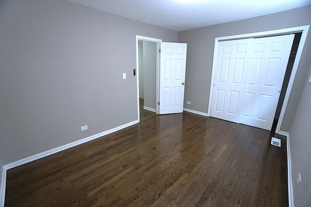 6122 North Winthrop Avenue Chicago IL 60660