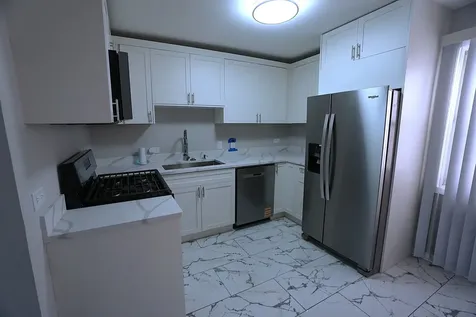 6122 North Winthrop Avenue Chicago IL 60660