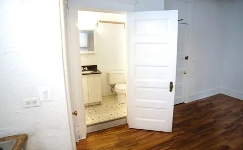 2800 North Pine Grove Avenue Chicago IL 60657