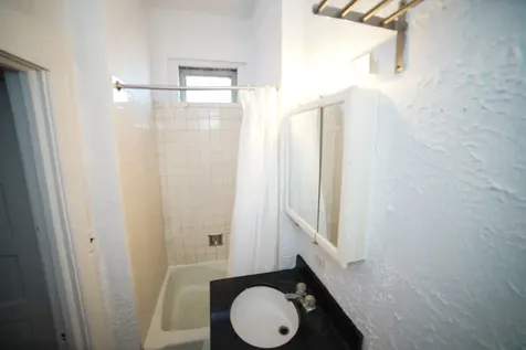 2800 North Pine Grove Avenue Chicago IL 60657