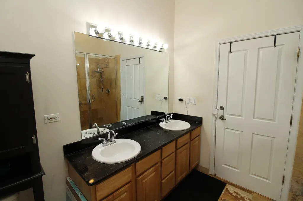 3231 West Fullerton Avenue Chicago IL 60647