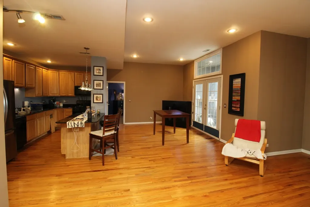 3231 West Fullerton Avenue Chicago IL 60647