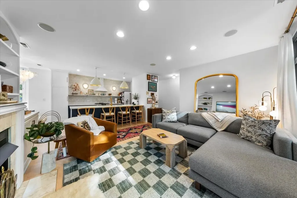23 North Racine Avenue Chicago IL 60607
