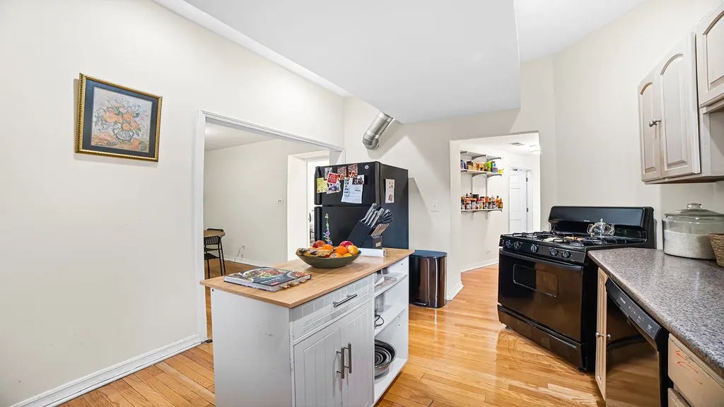 4754 North Lincoln Avenue Chicago IL 60625