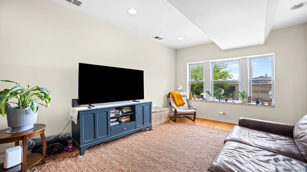 4754 North Lincoln Avenue Chicago IL 60625