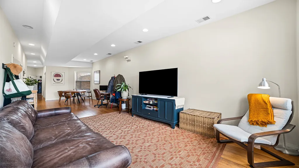 4754 North Lincoln Avenue Chicago IL 60625