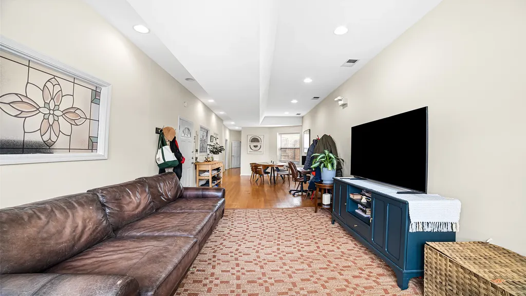 4754 North Lincoln Avenue Chicago IL 60625