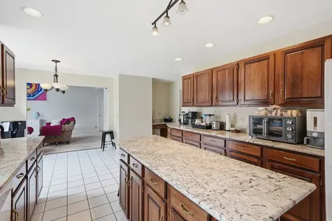 930 Ripple Brook Lane Elgin IL 60120