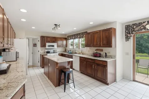 930 Ripple Brook Lane Elgin IL 60120