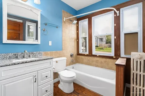 870 Lavoie Avenue Elgin IL 60120