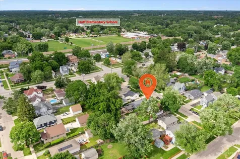 870 Lavoie Avenue Elgin IL 60120
