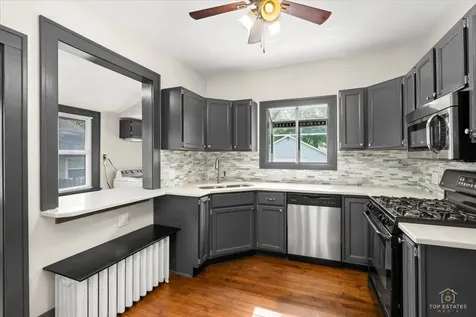 870 Lavoie Avenue Elgin IL 60120