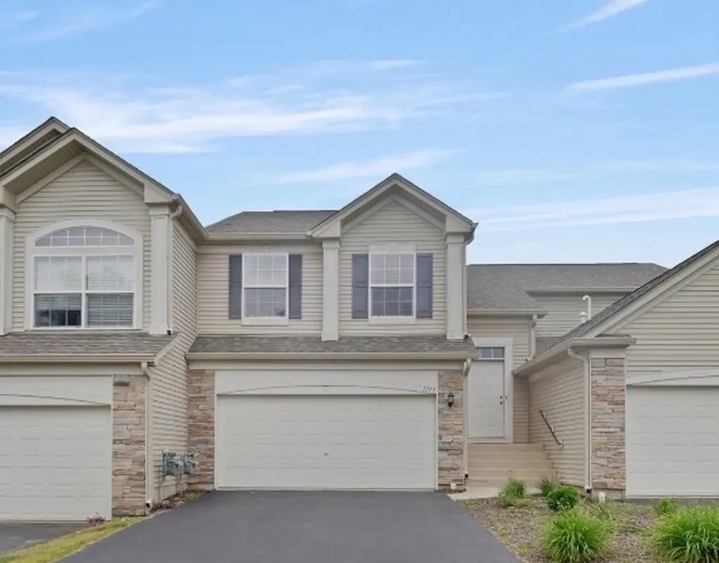 1717 Fieldstone Drive S Shorewood IL 60404